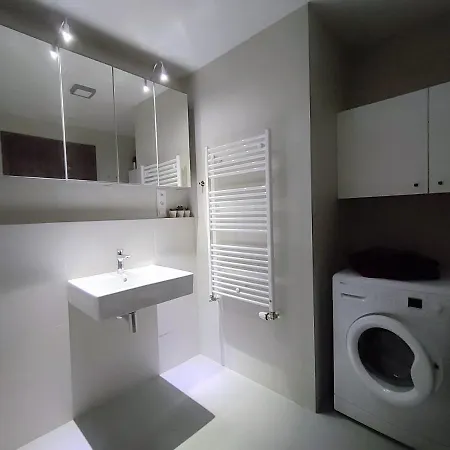 Sunset - Stunning Views & Romantic Experience Option * Μπρατισλάβα