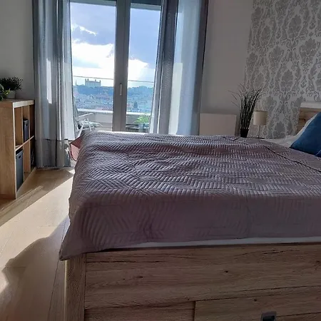 Sunset - Stunning Views & Romantic Experience Option * Μπρατισλάβα