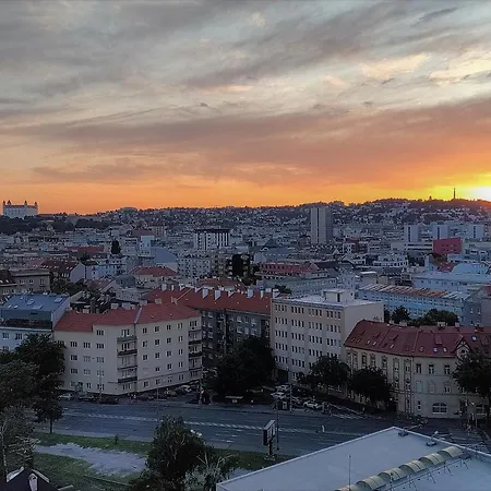 Sunset - Stunning Views & Romantic Experience Option * Братислава